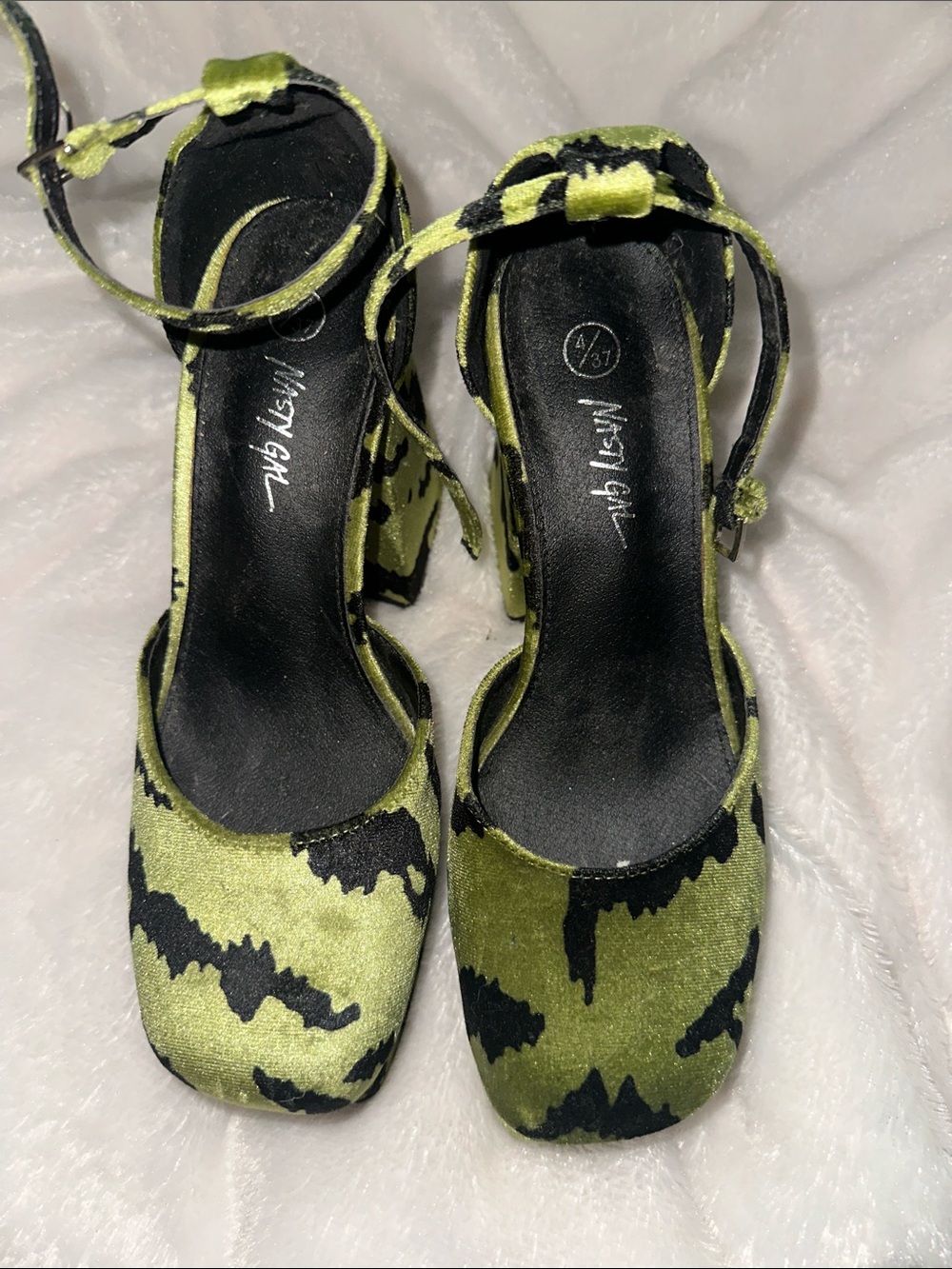 Nasty Gal  velvet Platform Heels - - Picture 5 of 6